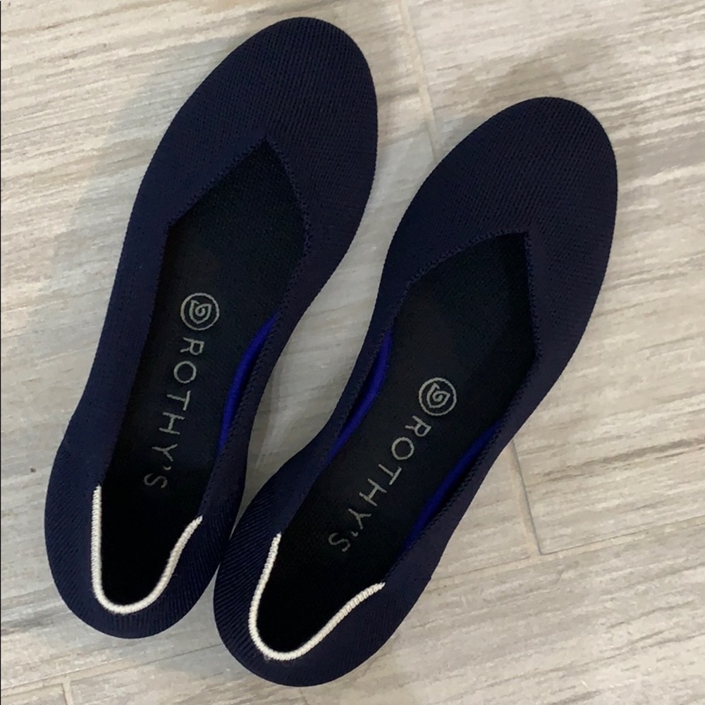 Navy round toe Rothy’s